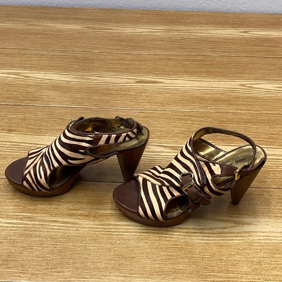 Women’s Open Toe Platform Cow Leather Shoe Zebra Print Fur Size 8 Nine West Heel - Picture 4 of 10